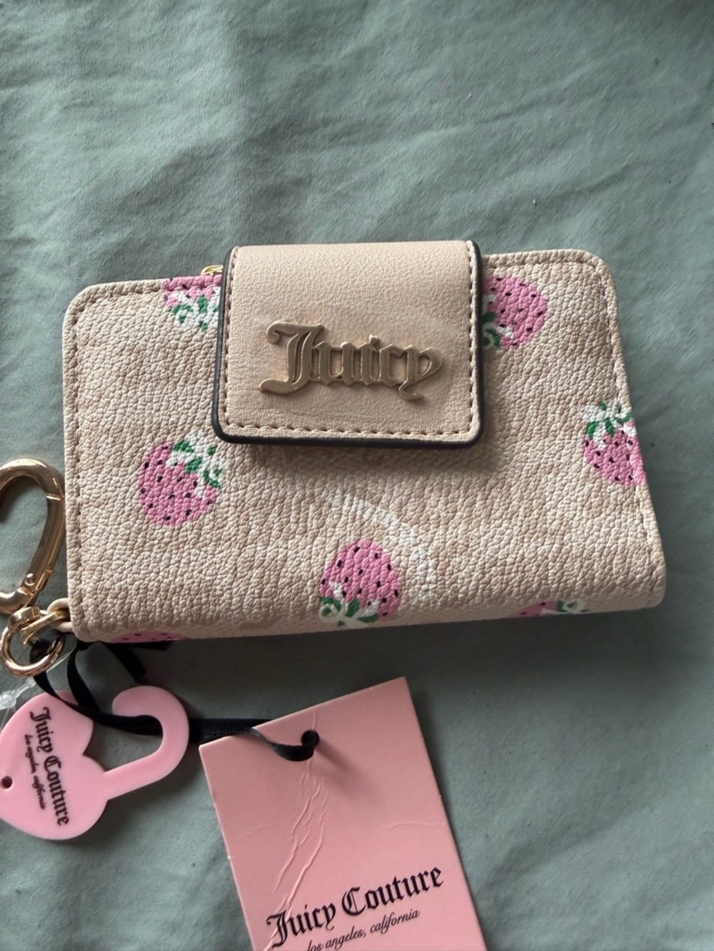 Juicy Couture Pink & Cream Strawberry Print Wallet NWT - Picture 2 of 9